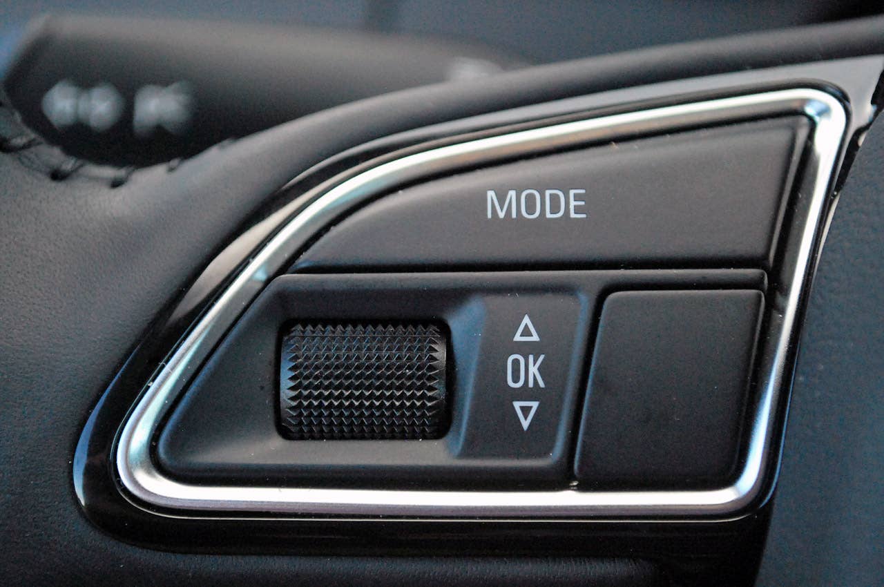 2013 Audi A5 2.0T Quattro steering wheel controls