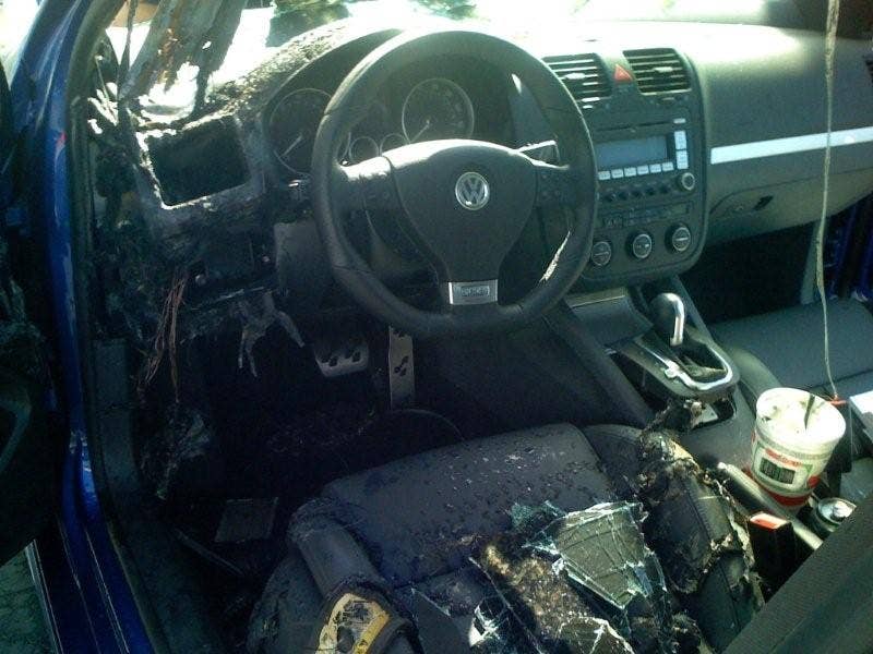 Brand new VW R32 catches on fire - Autoblog