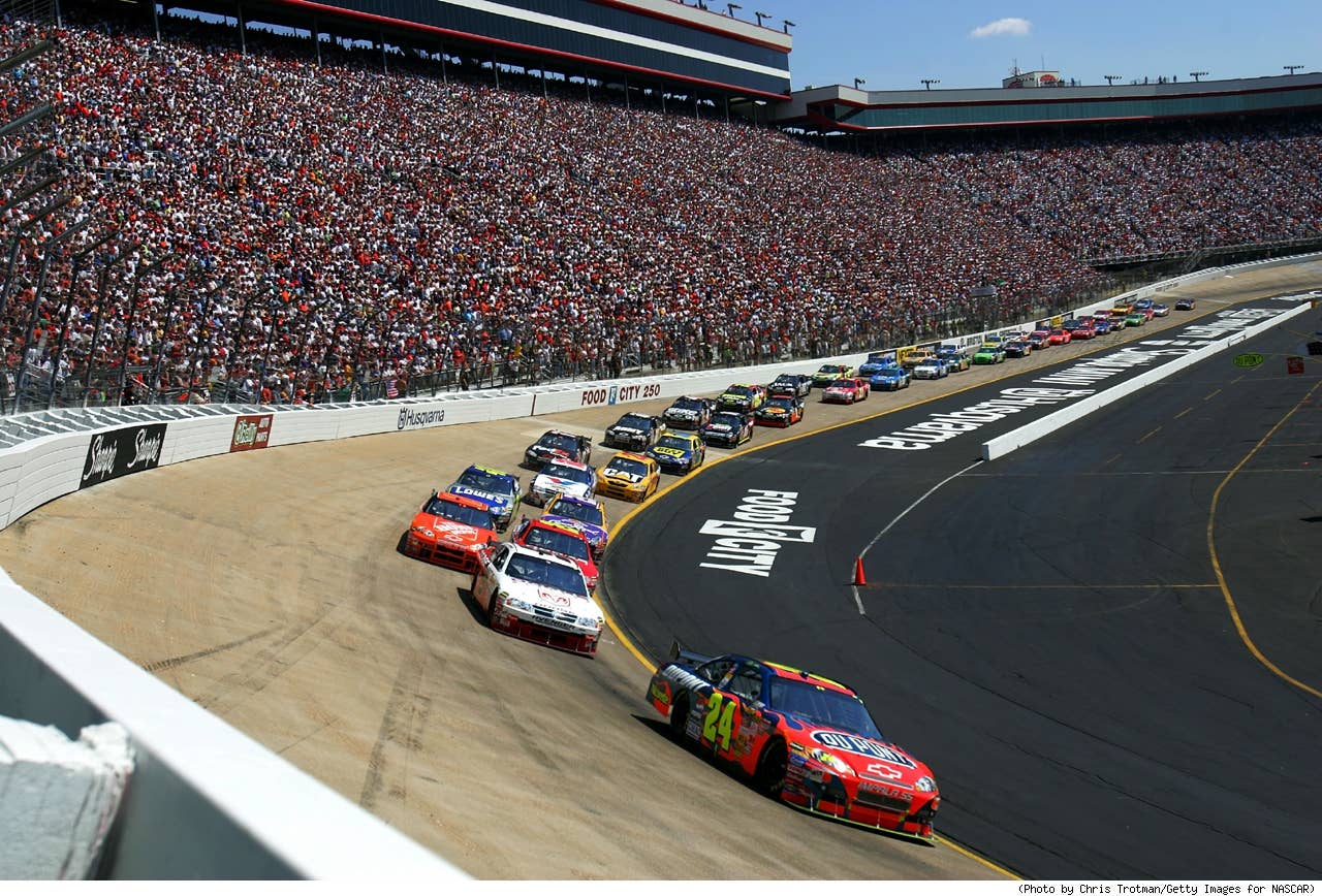 Jeff Gordon, driver of the #24 DuPont Chevrolet, leads Kasey Kahne, driver of the #9 Dodge Dealers/UAW Dodge, and others, during the NASCAR Nextel Cup Series Food City 500 at Bristol Motor Speedway on March 25, 2007 in Bristol, Tennessee.