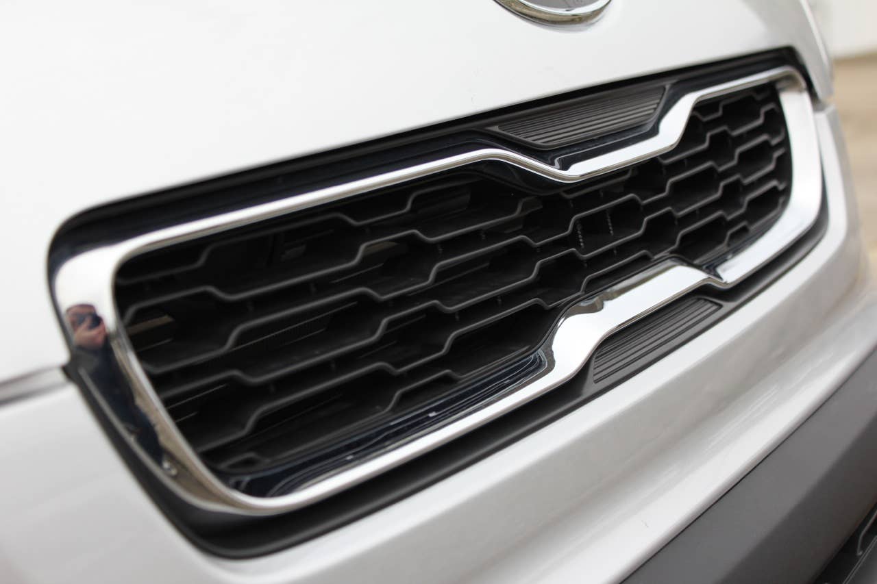 2012 Kia Soul Base 1.6L Eco grille