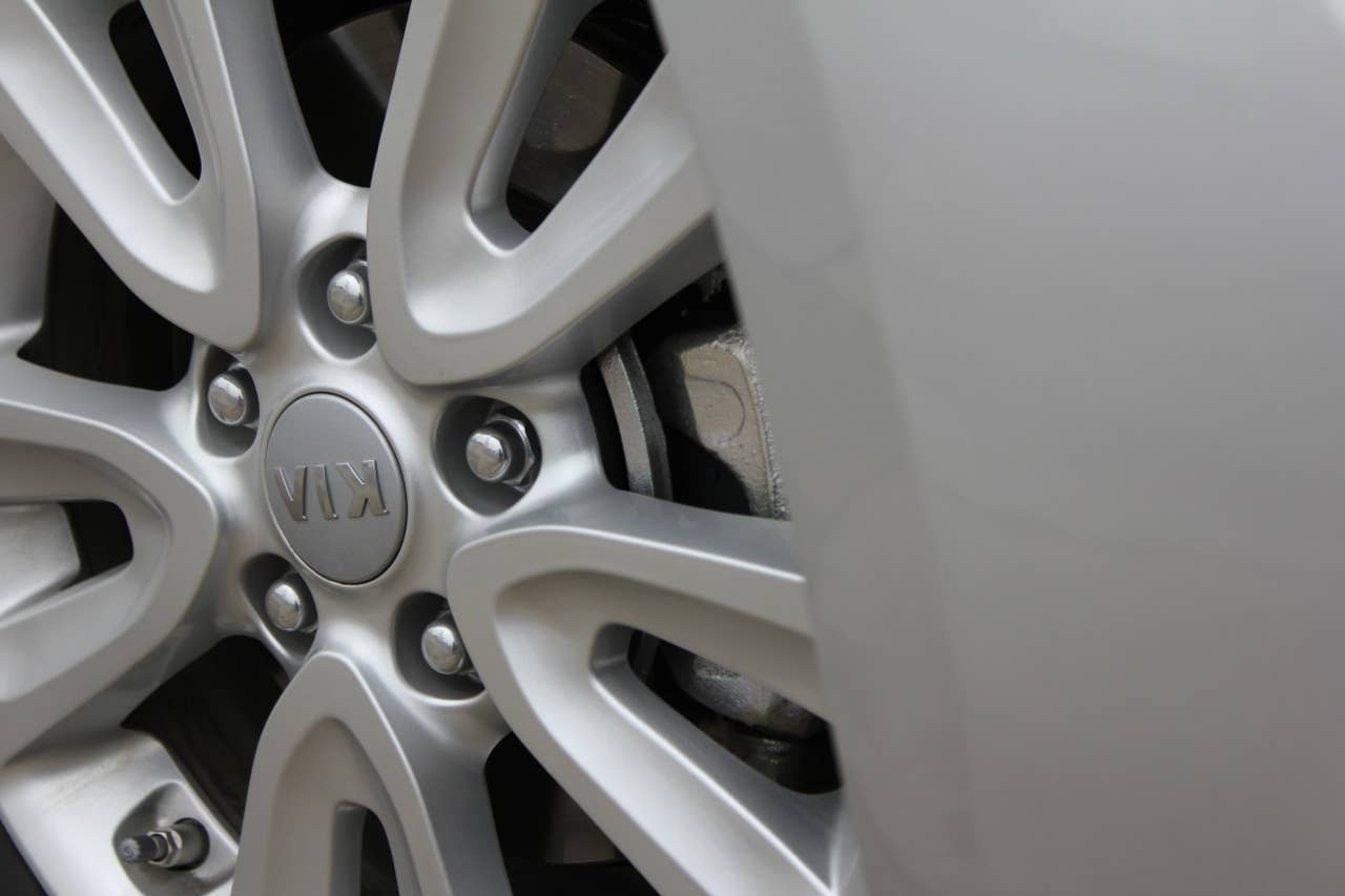 2012 Kia Soul Base 1.6L Eco wheel detail