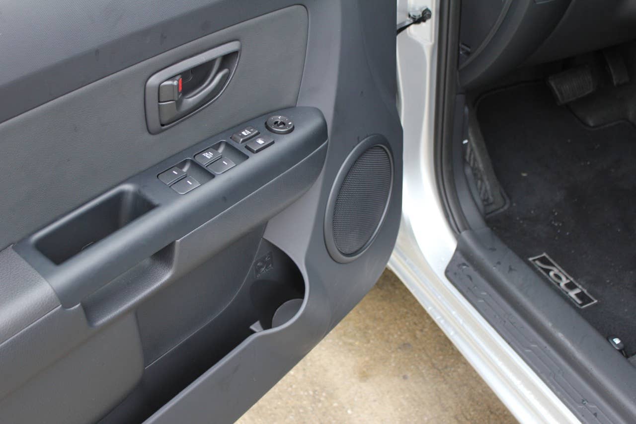 2012 Kia Soul Base 1.6L Eco door