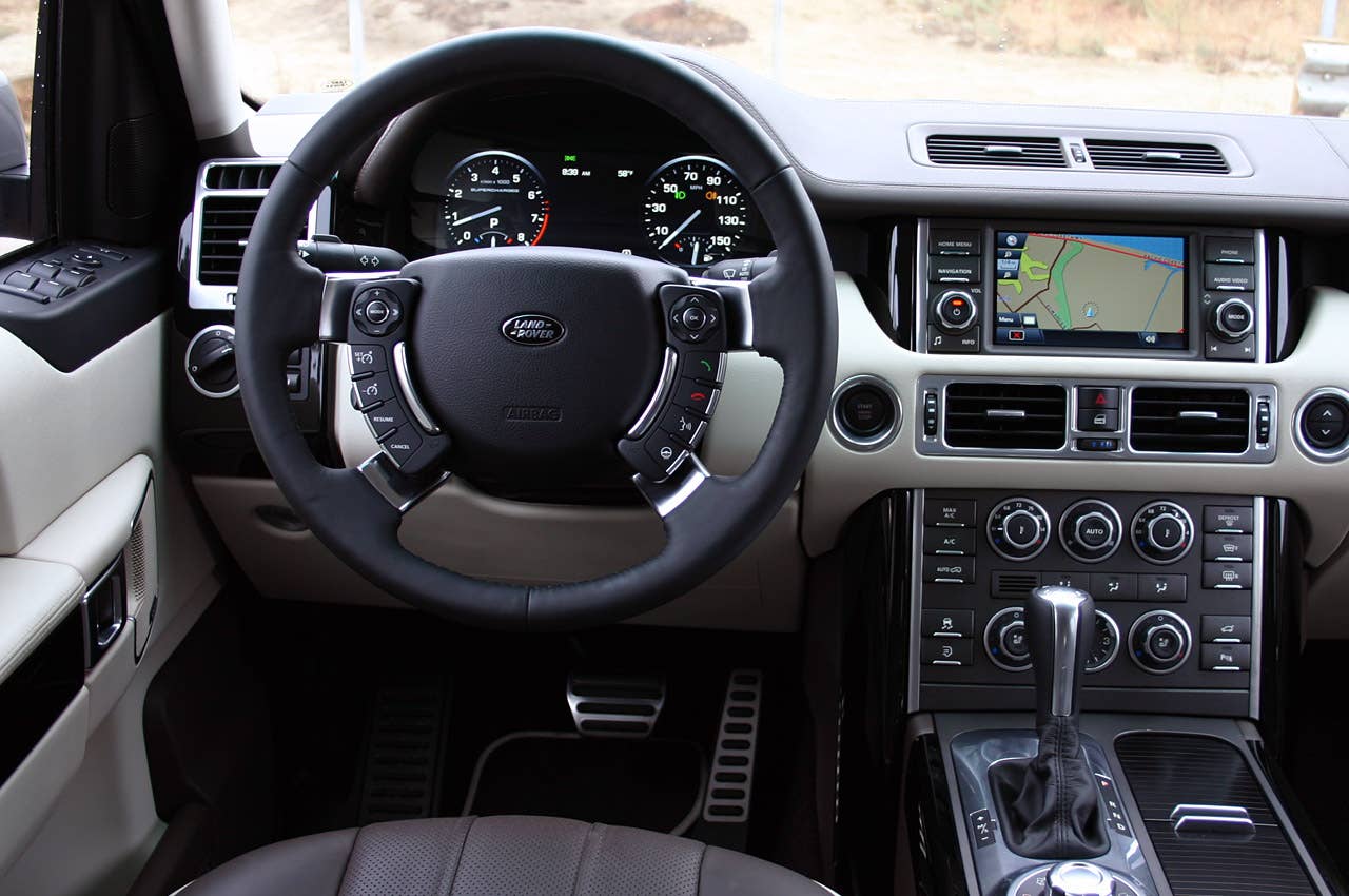 2011 Land Rover Range Rover Supercharged interior