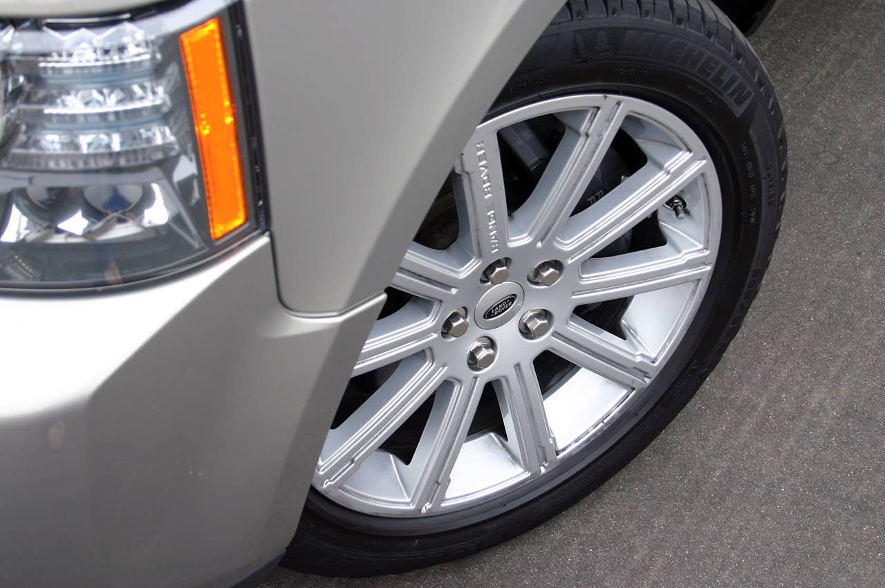 2011 Land Rover Range Rover Supercharged wheel