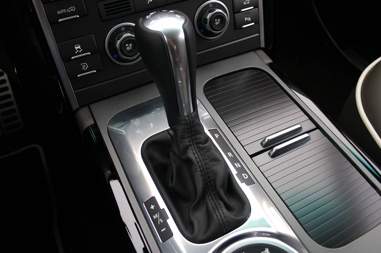 2011 Land Rover Range Rover Supercharged shifter