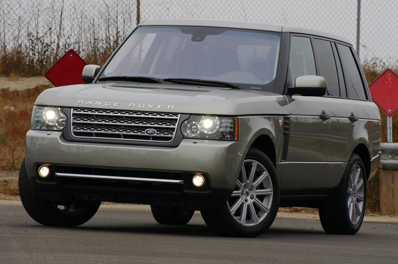 2011 Land Rover Range Rover Supercharged front 3/4 view