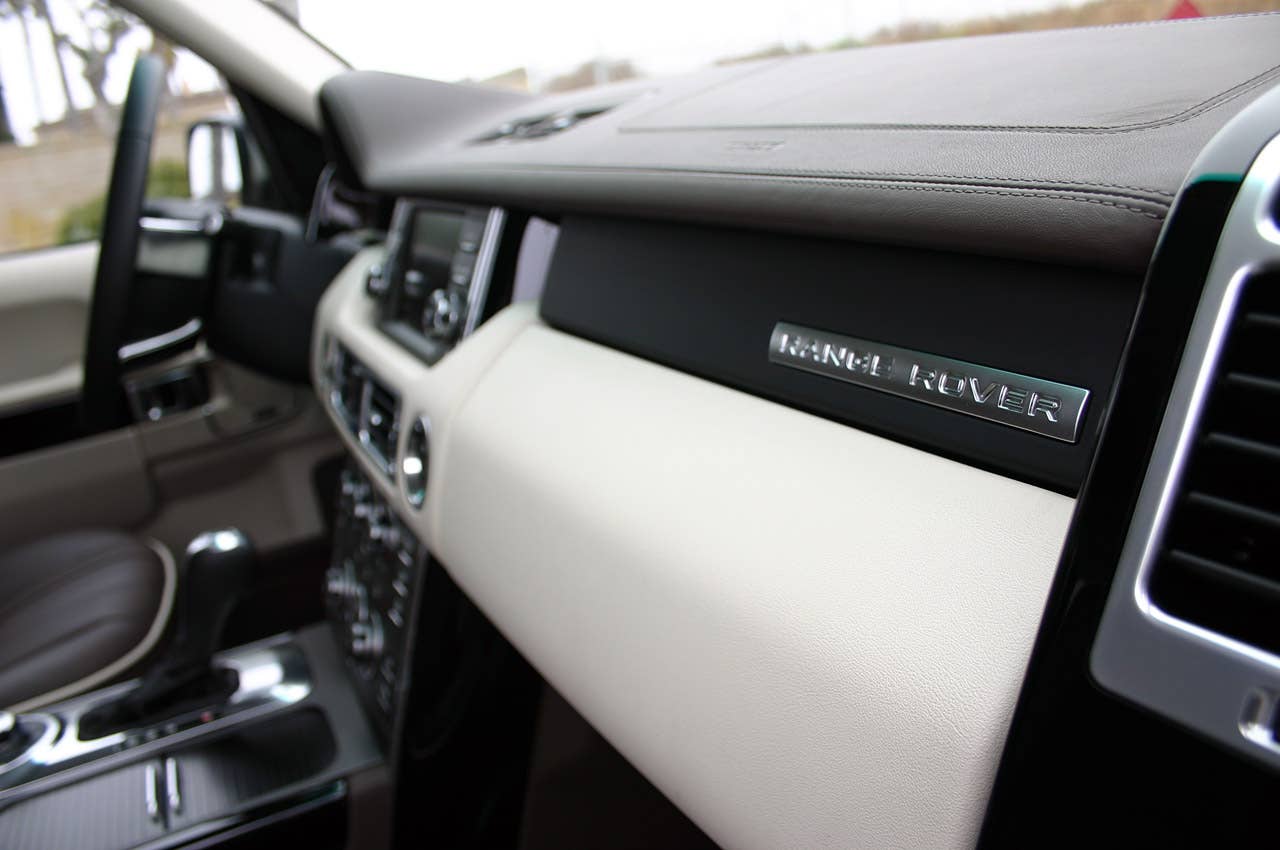 2011 Land Rover Range Rover Supercharged dash
