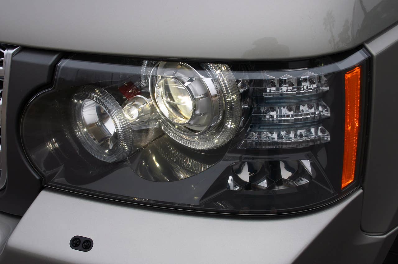 2011 Land Rover Range Rover Supercharged headlight