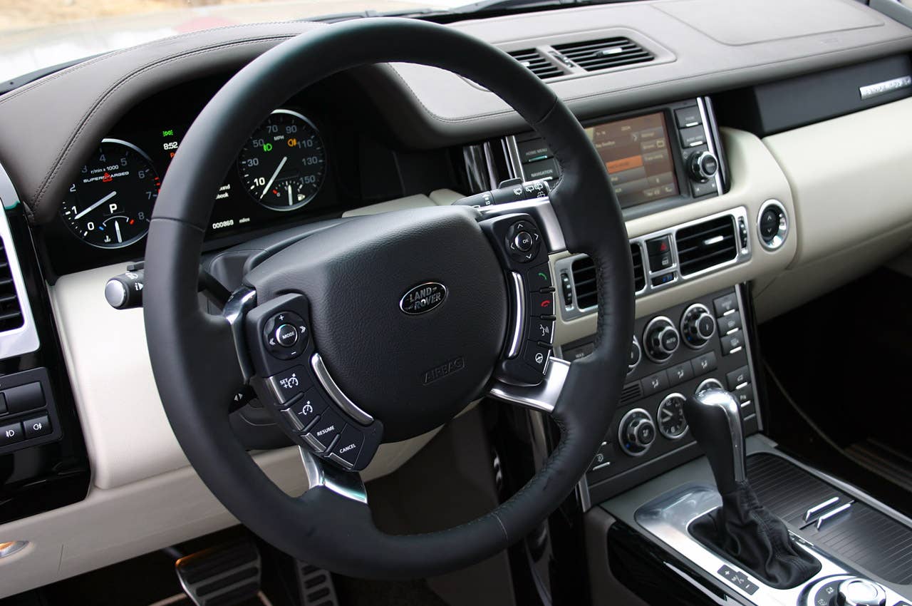 2011 Land Rover Range Rover Supercharged interior