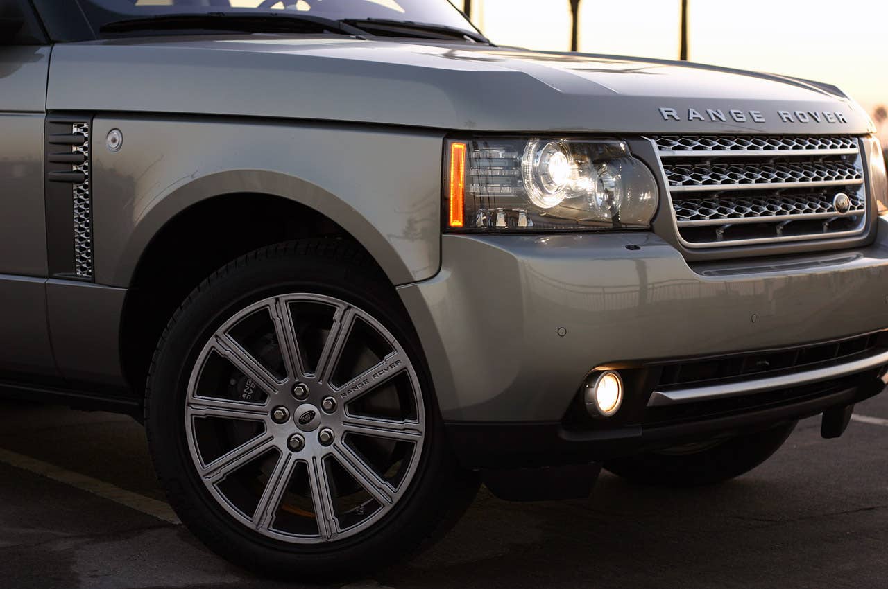 2011 Land Rover Range Rover Supercharged front detail