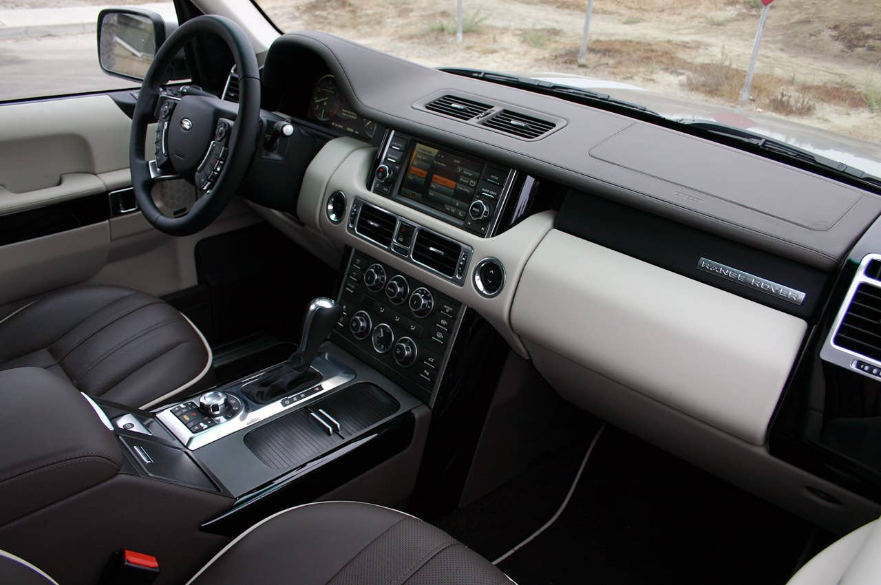 2011 Land Rover Range Rover Supercharged interior