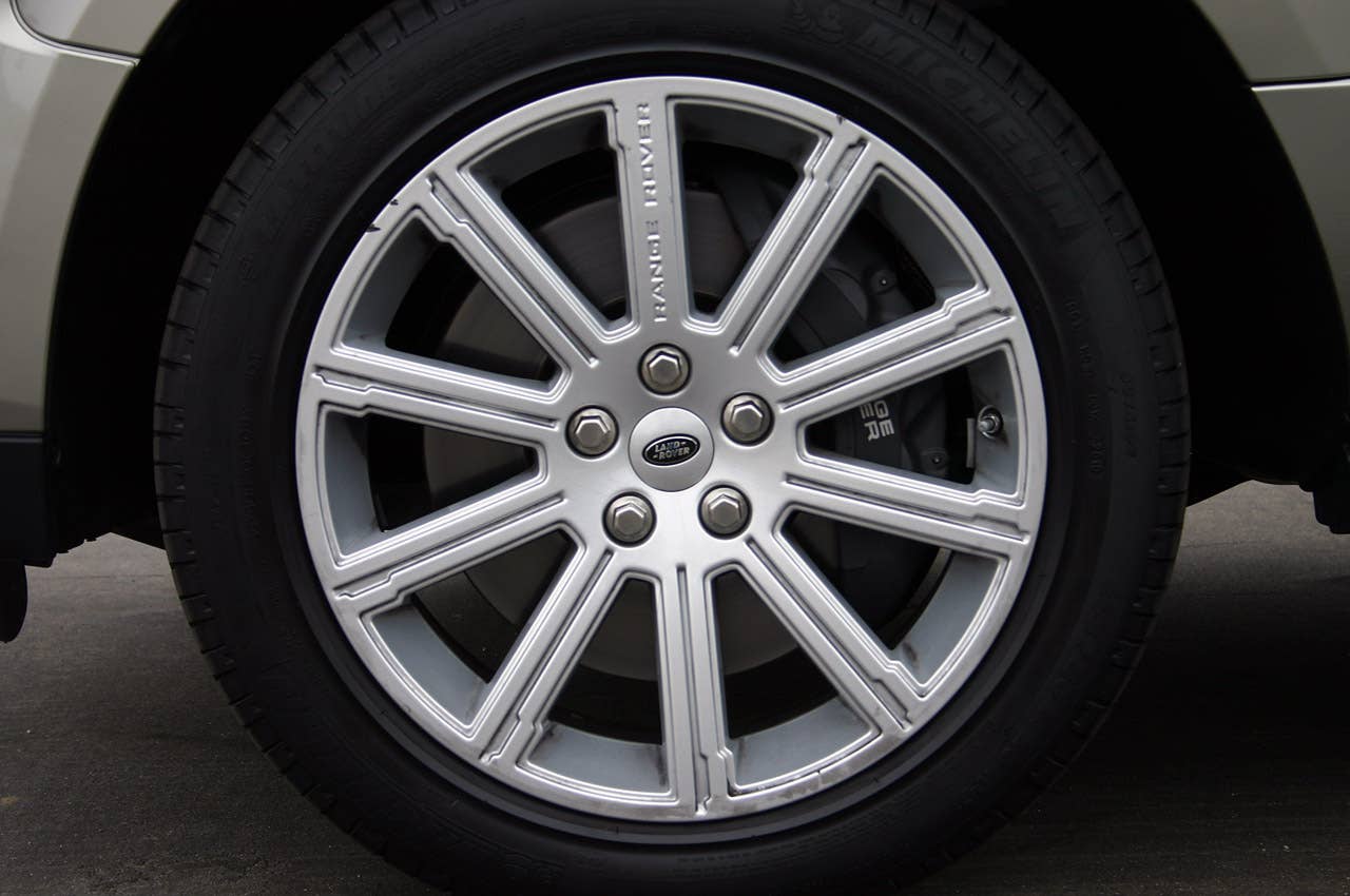 2011 Land Rover Range Rover Supercharged wheel