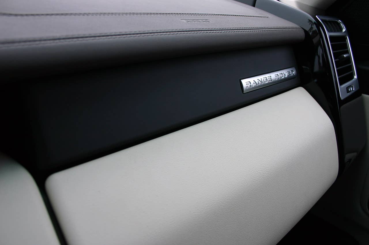 2011 Land Rover Range Rover Supercharged dash