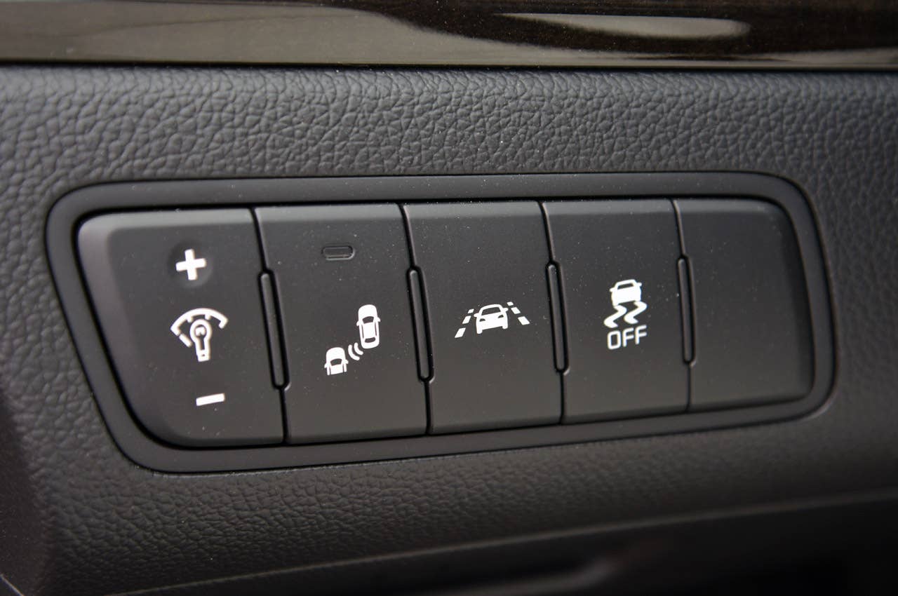 2014 Kia Cadenza dash controls