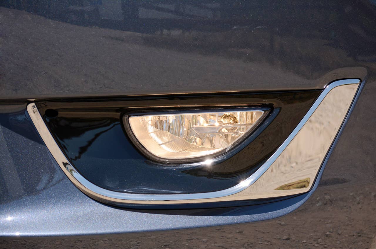 2014 Kia Cadenza fog light