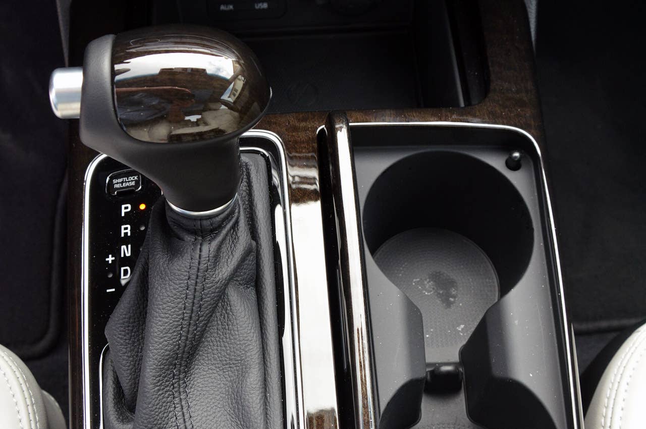 2014 Kia Cadenza shifter