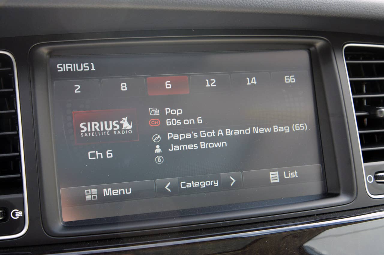 2014 Kia Cadenza audio system display