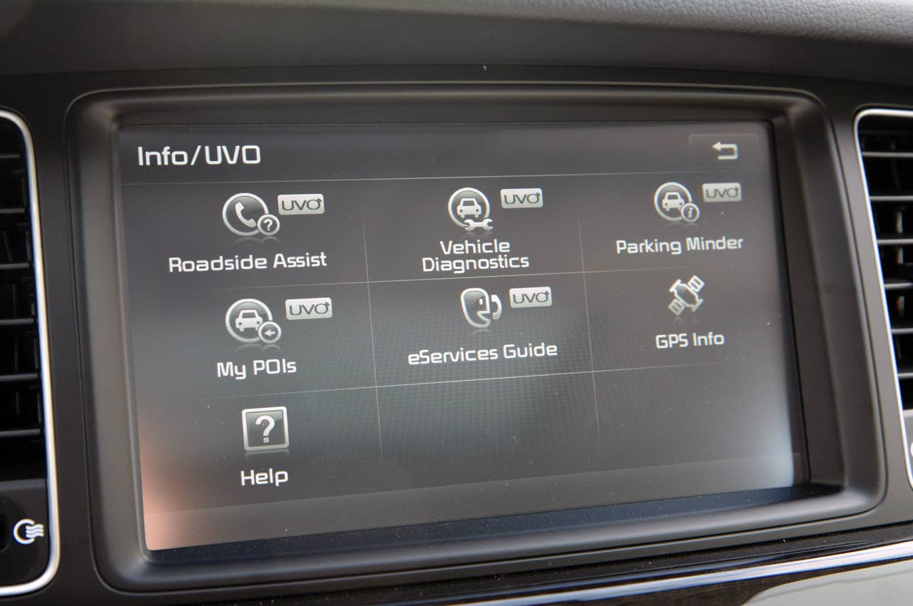 2014 Kia Cadenza vehicle info display