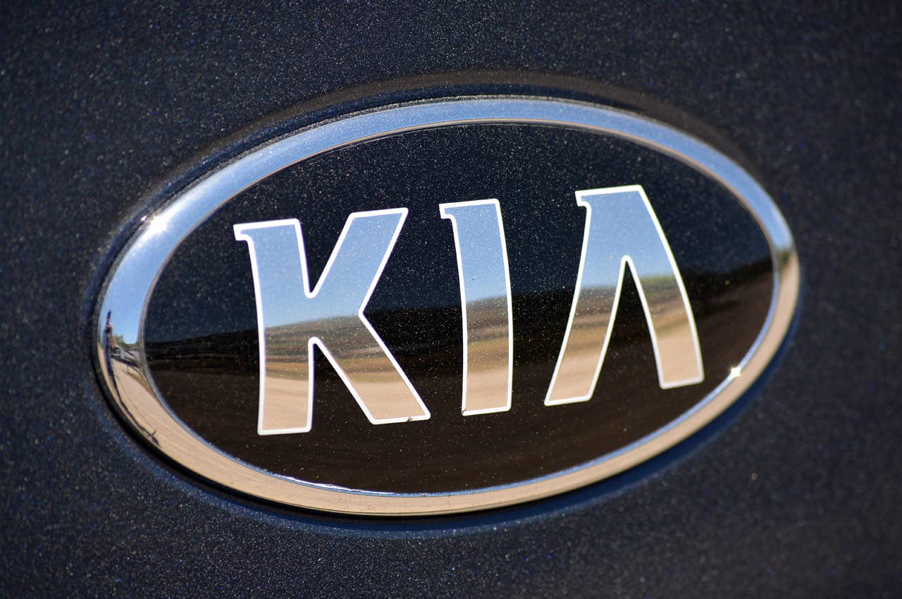 2014 Kia Cadenza logo