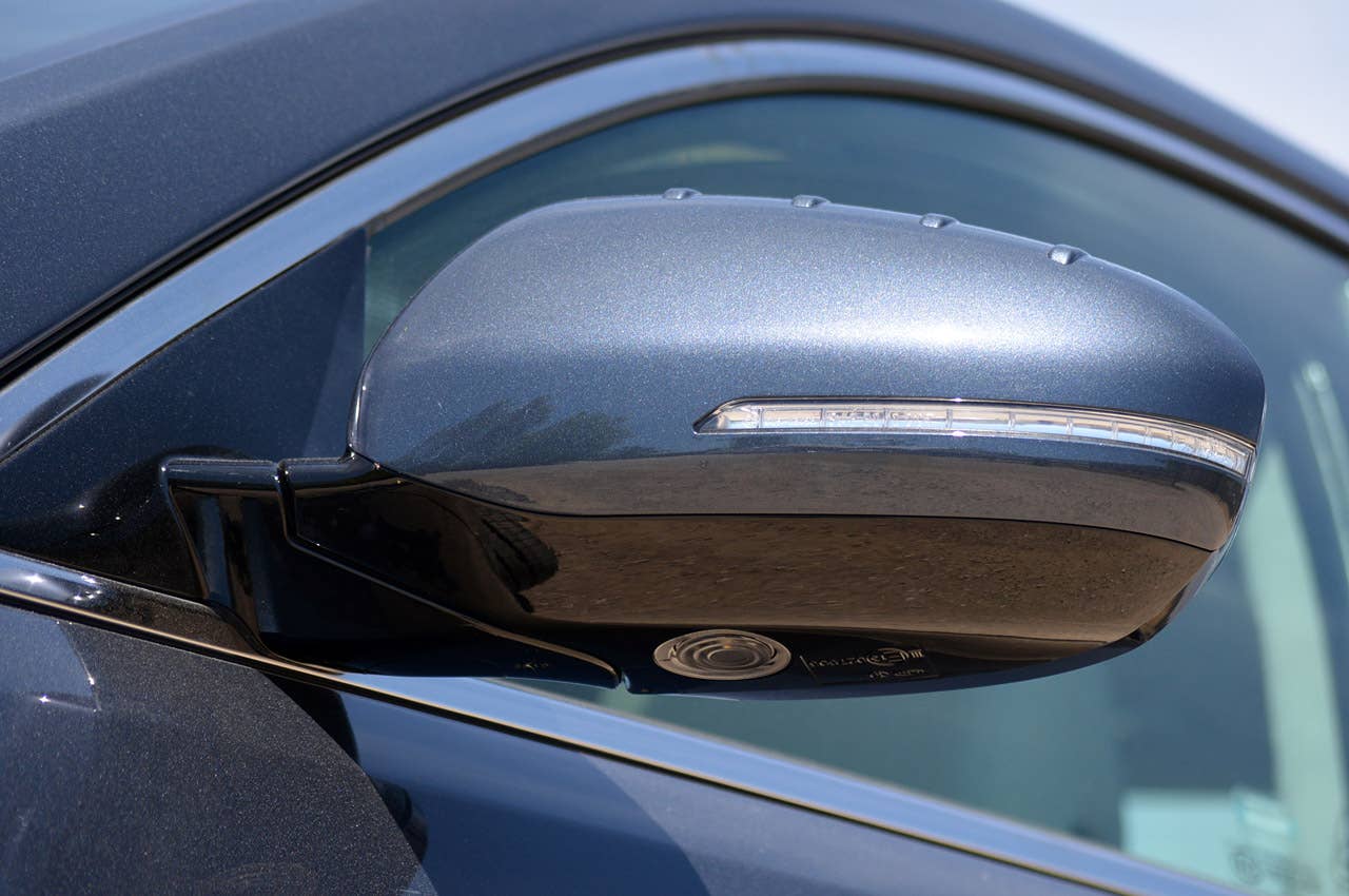 2014 Kia Cadenza side mirror