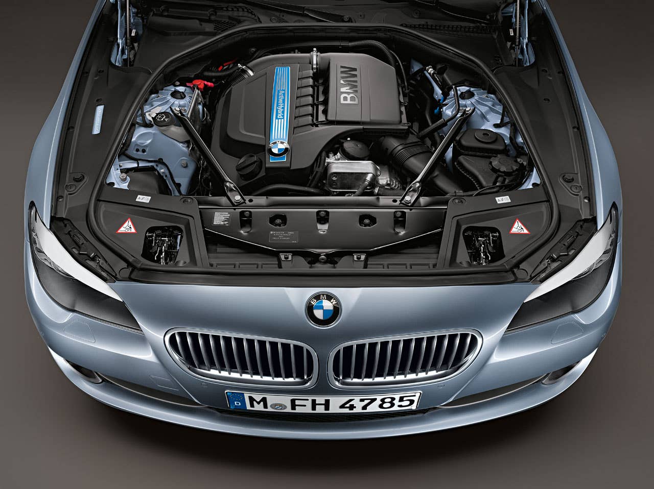 2012 BMW ActiveHybrid 5 engine bay