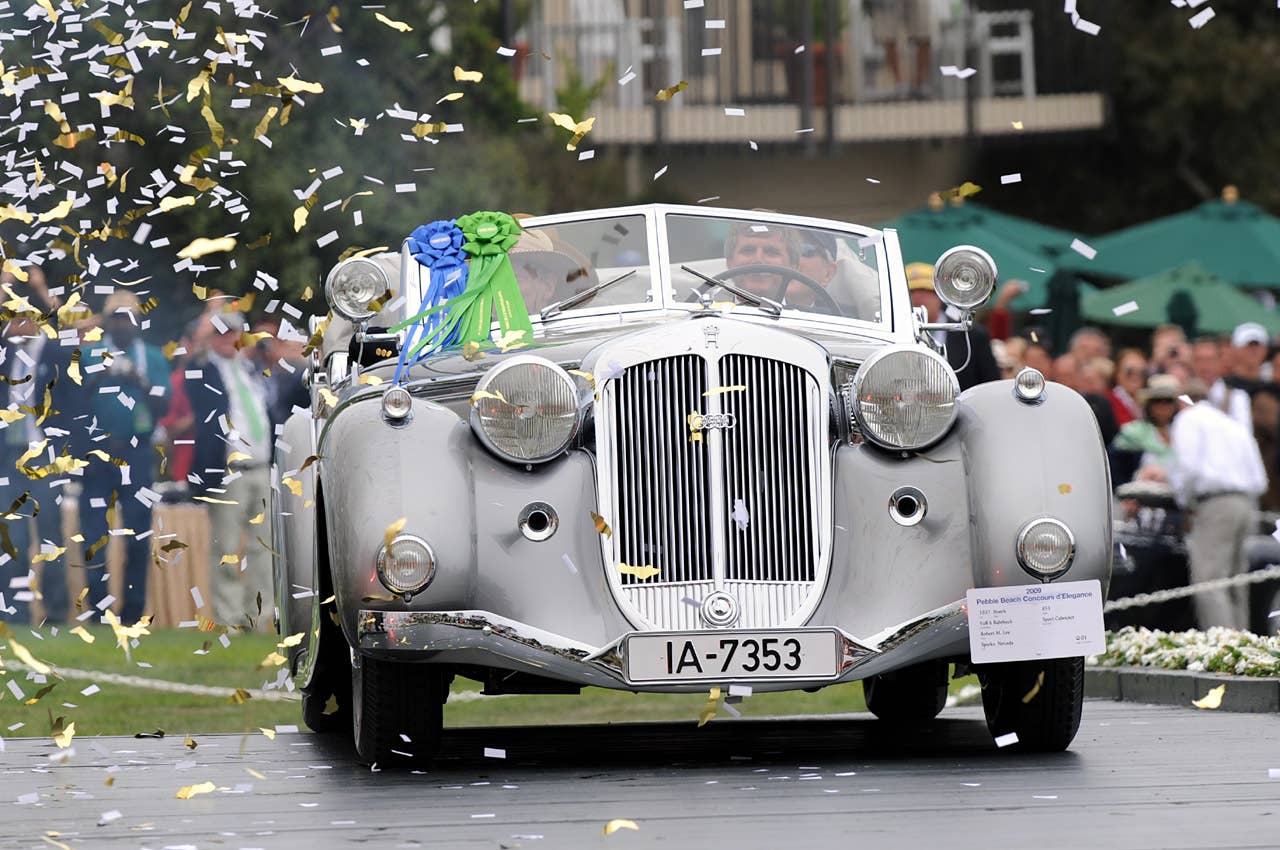 1937 Horch wins Best of Show at 59th Pebble Beach Concours d'Elegance