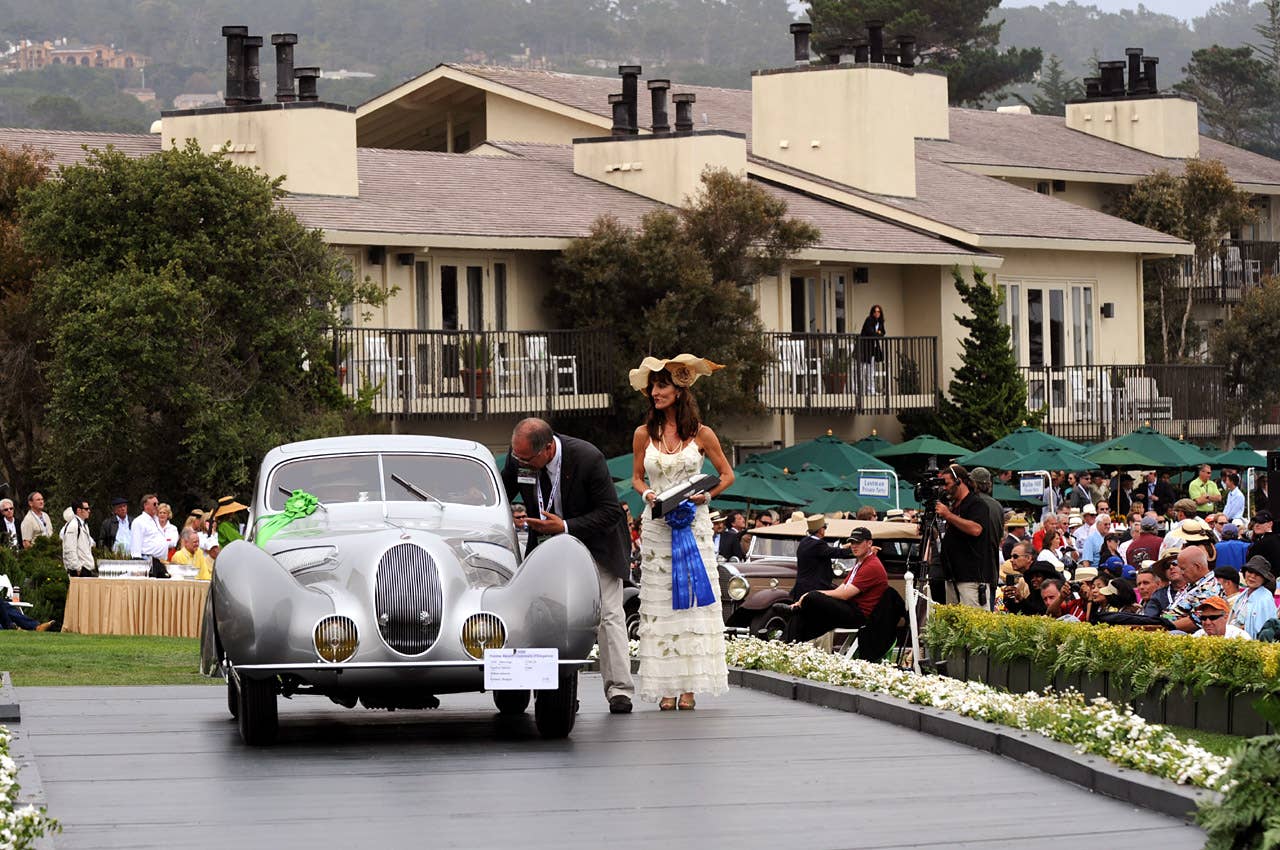 Talbot-Lago getting award
