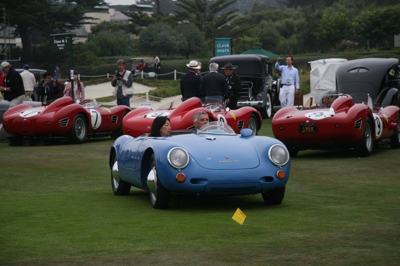 Preservation Class 1955 Porsche 550 Spyder passing the Ferrari TR59 class