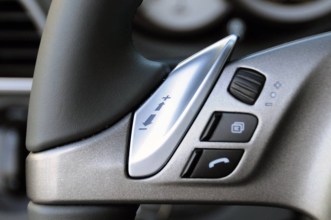 2010 Porsche 911 Carrera S PDK steering wheel controls