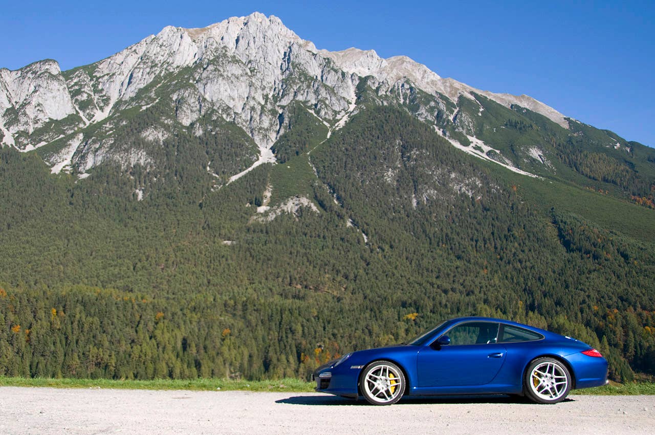 2010 Porsche 911 Carrera S side view