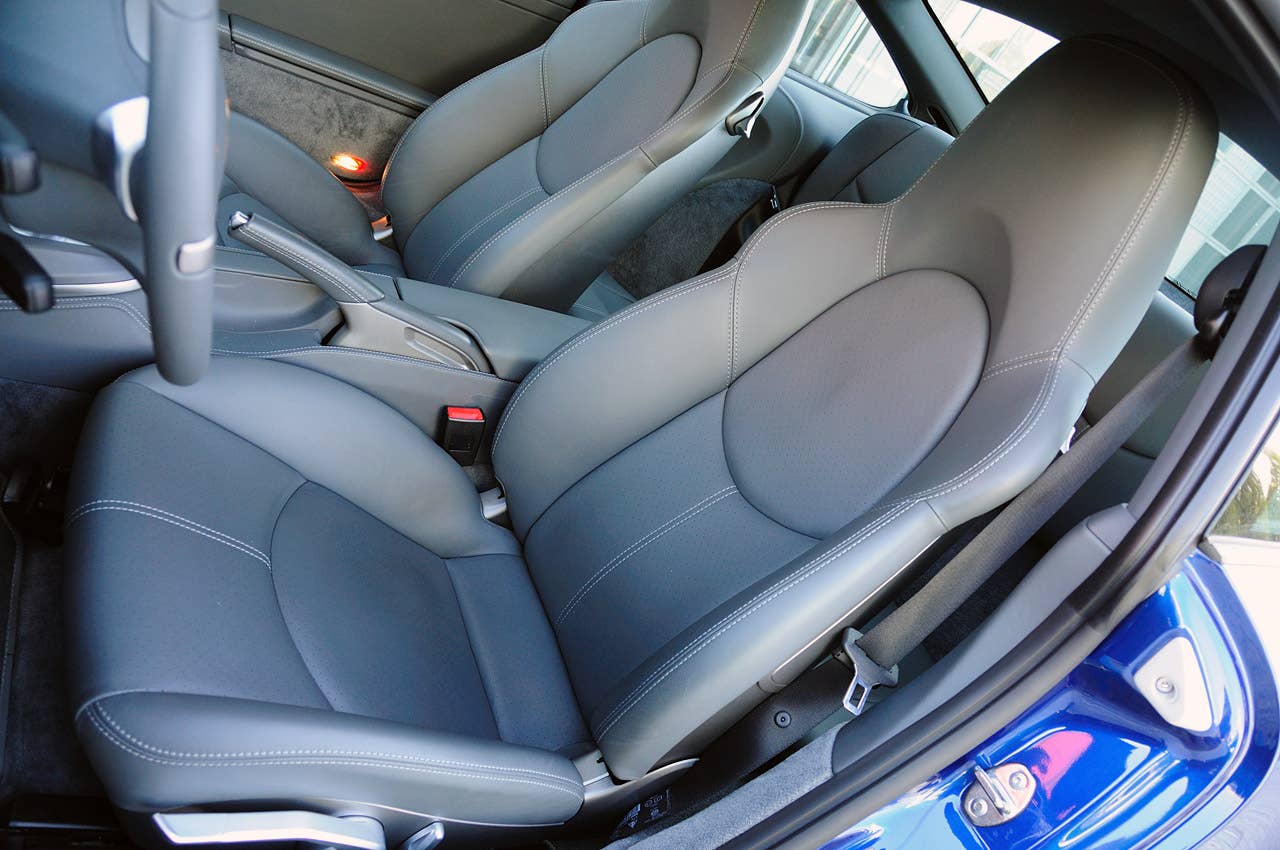2010 Porsche 911 Carrera S front seats