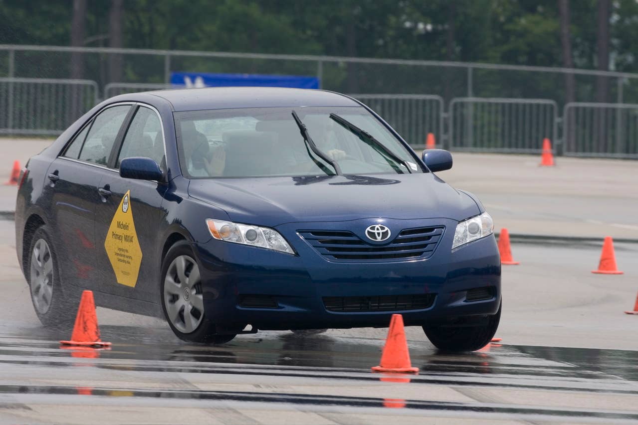 Michelin Primacy MXV4 tires provided better wet grip than Bridgestone Turanzas.