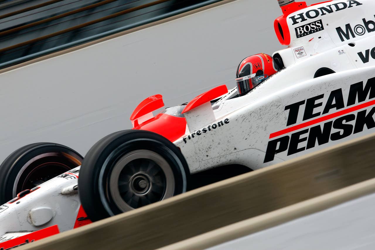 INDIANAPOLIS - MAY 24: Helio Castroneves, driver of the #3 Team Penske Dallara Honda, drives during the IRL IndyCar Series 93rd running of the Indianapolis 500 on May 24, 2009 at the Indianapolis Motor Speedway in Indianapolis, Indiana. (Photo by Jamie Squire/Getty Images)