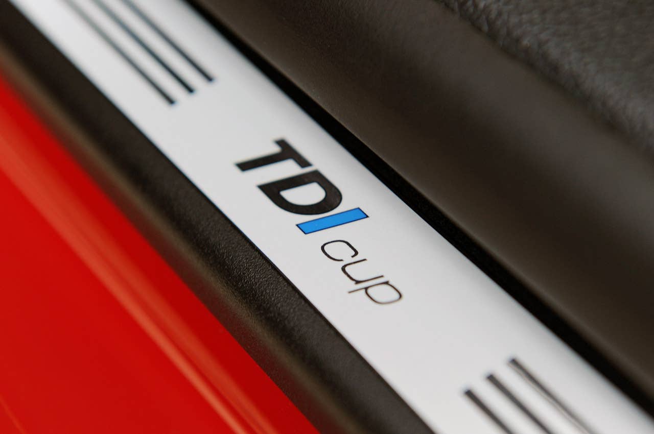 2010 Volkswagen Jetta TDI Street Cup Edition sill plate