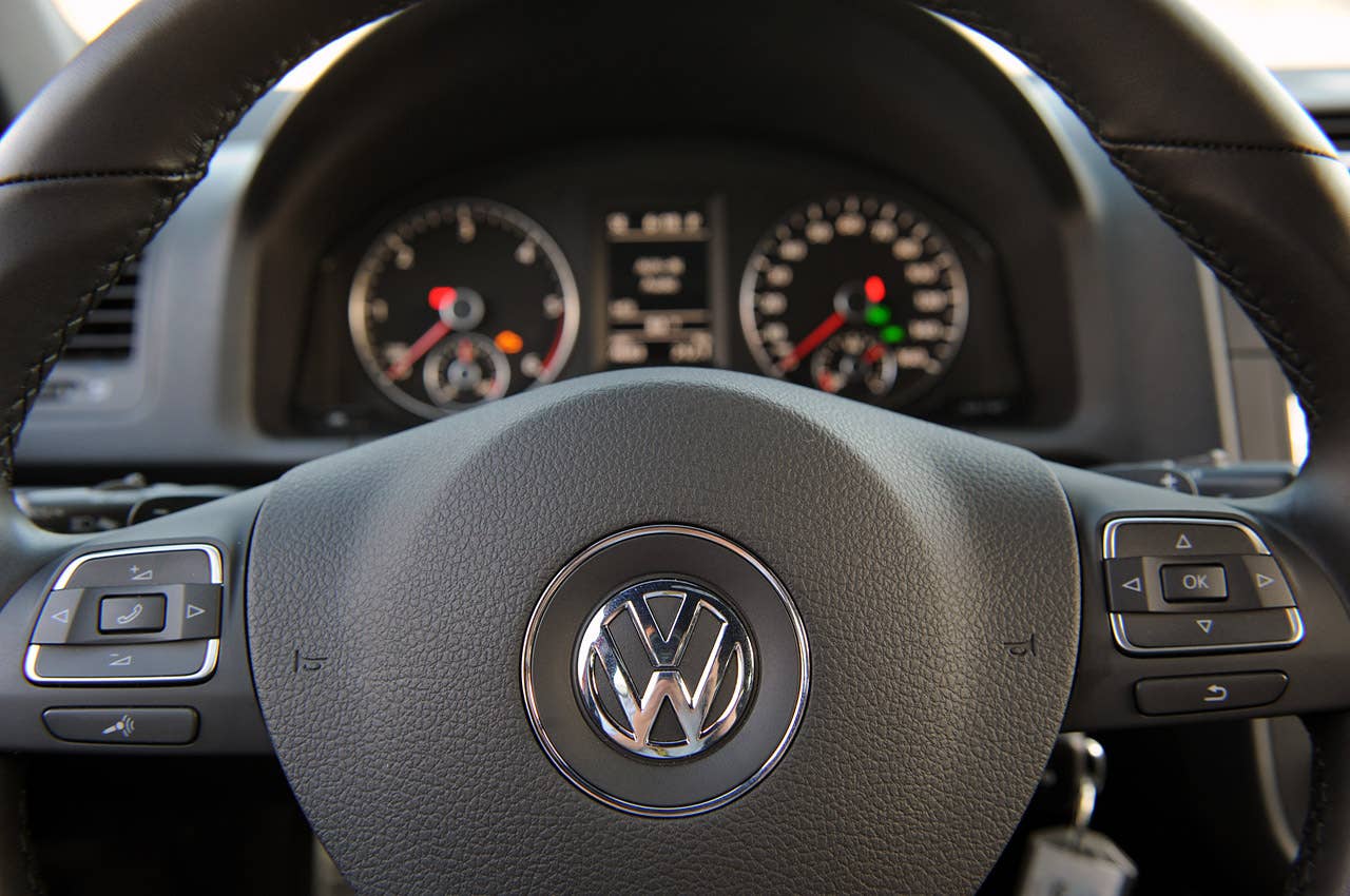 2010 Volkswagen Jetta TDI Street Cup Edition steering wheel