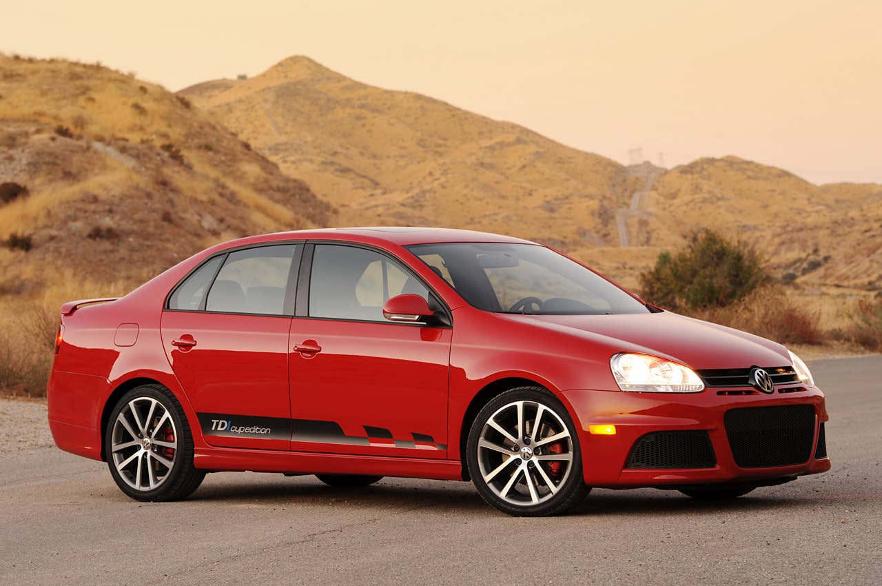 2010 Volkswagen Jetta TDI Street Cup Edition front 3/4 view