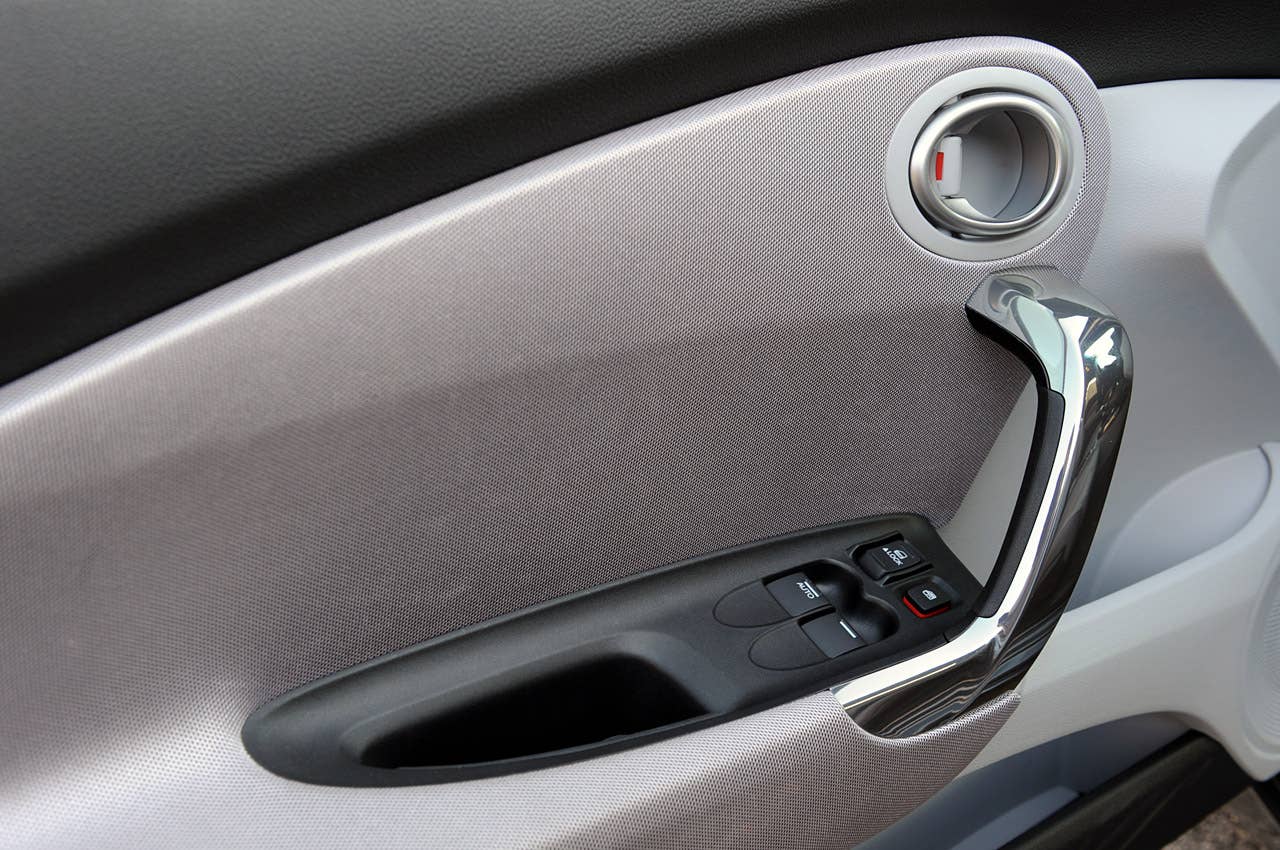 2011 Honda CR-Z door trim