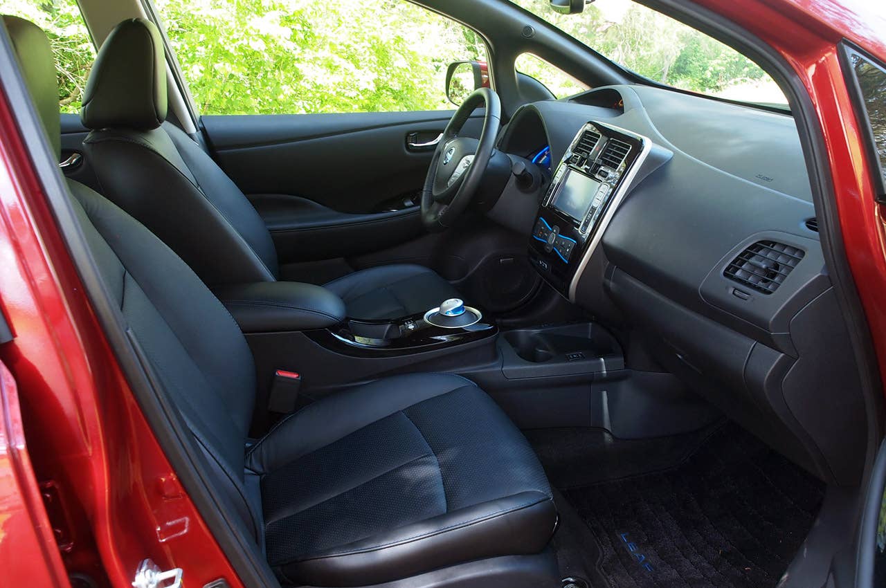 2013 Nissan Leaf interior