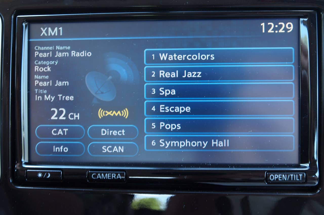 2013 Nissan Leaf audio system display