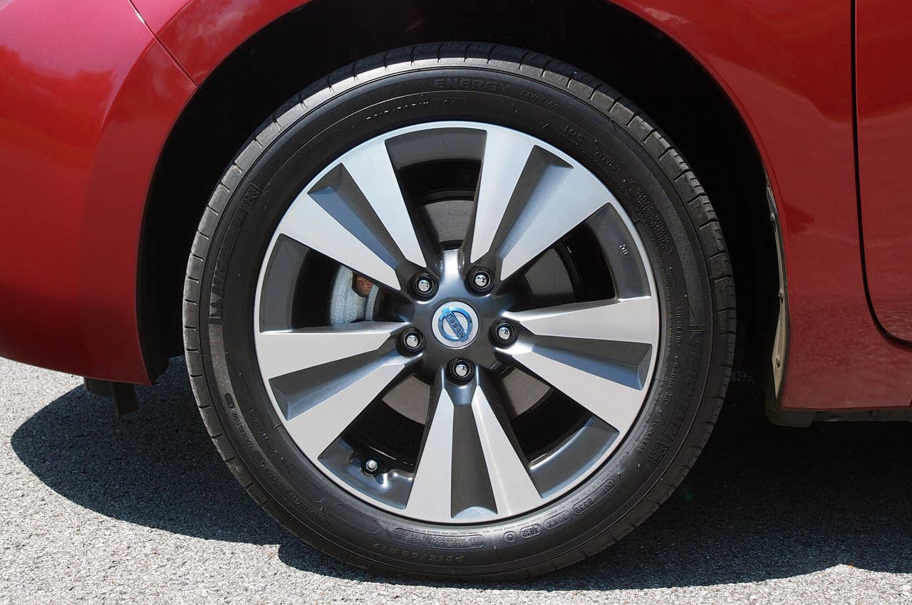 2013 Nissan Leaf wheel