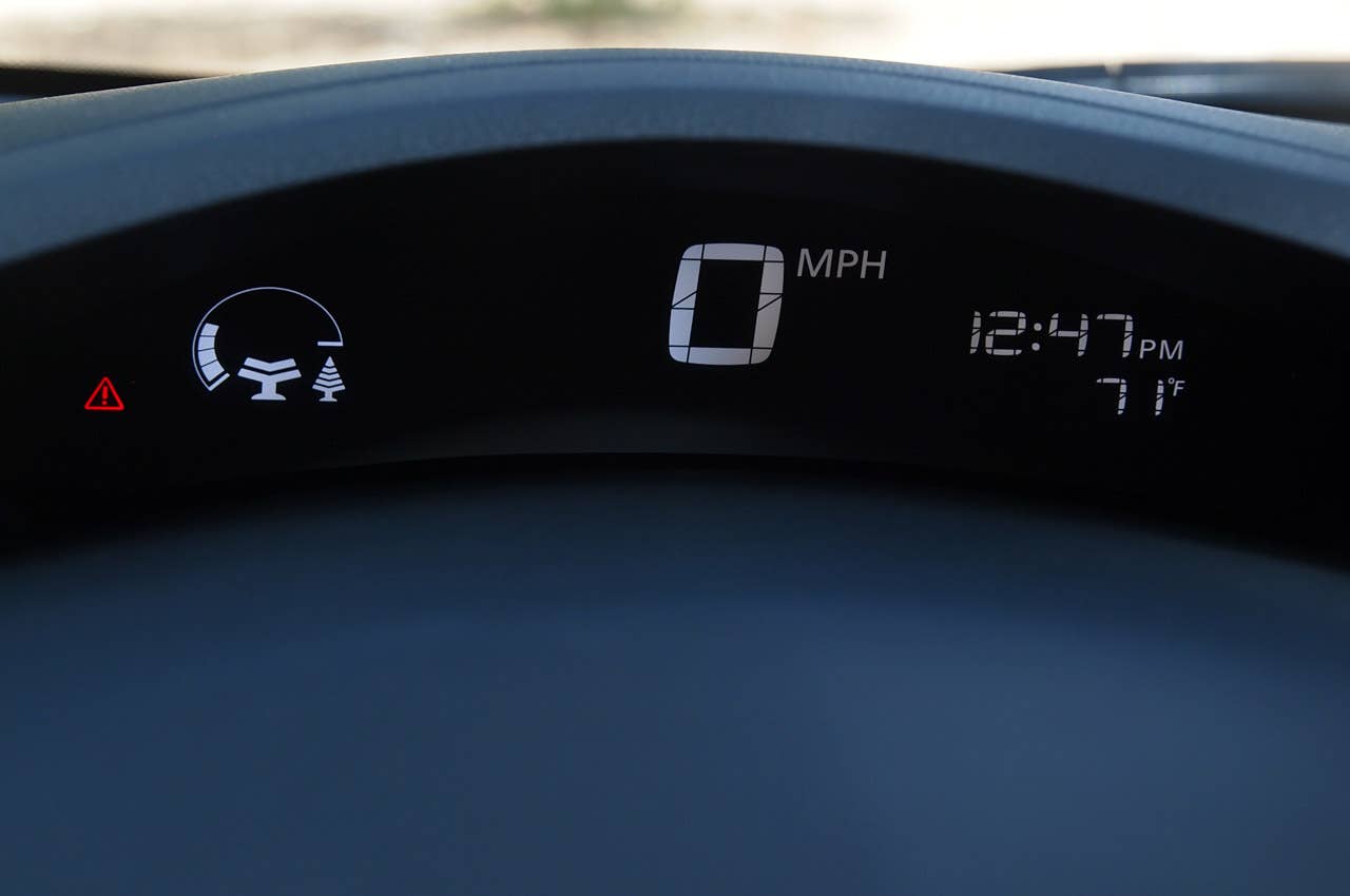 2013 Nissan Leaf speedometer