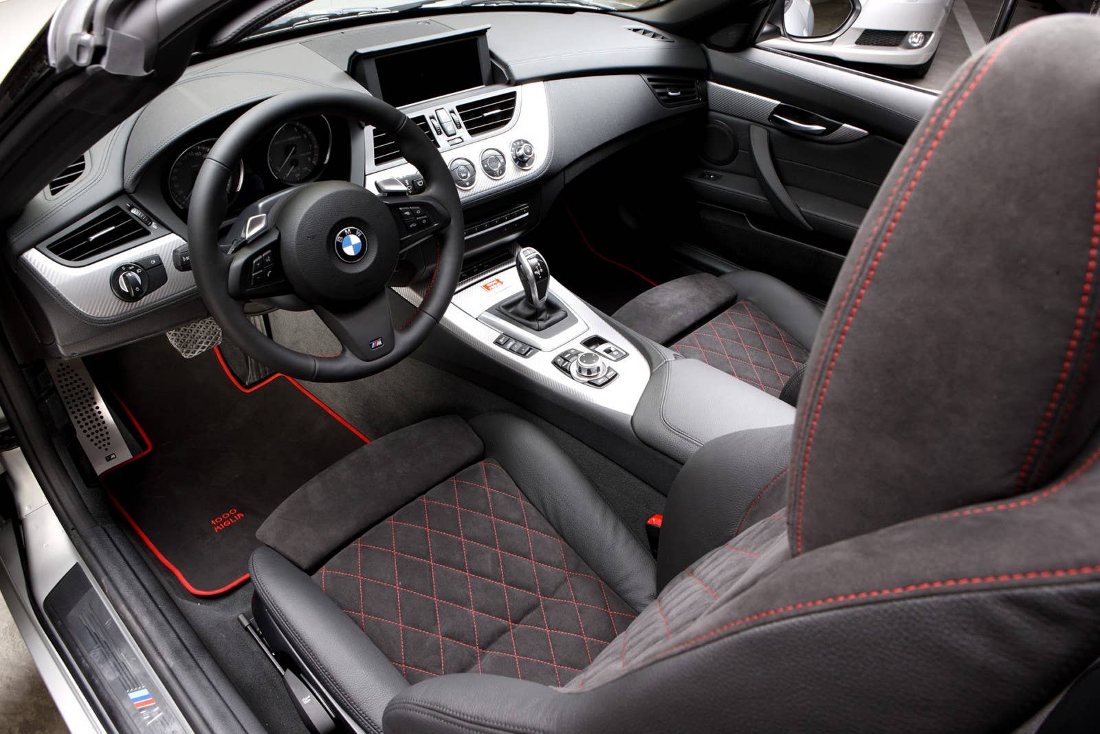 BMW Z4 sDrive35is Limited Edition "Mille Miglia" 2010 (05/2010).