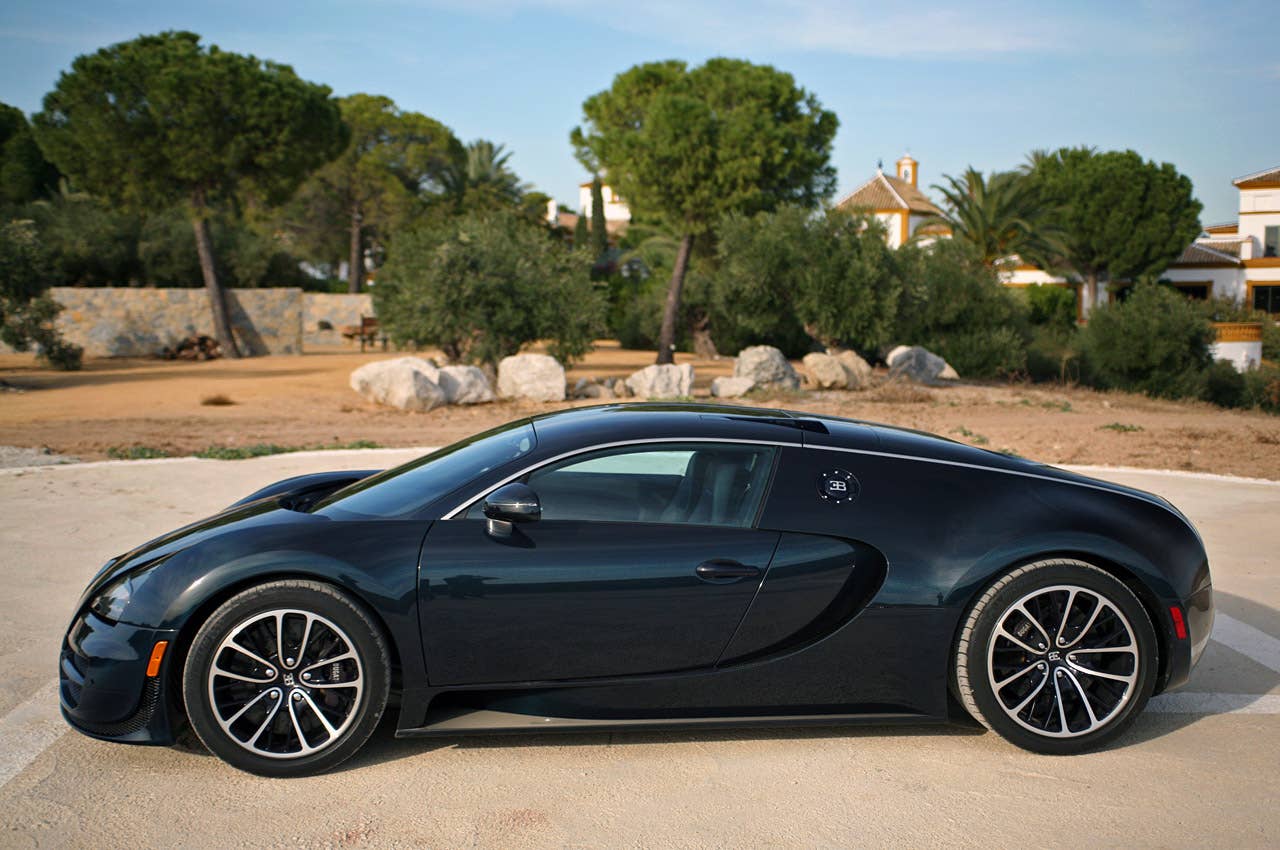 2011 Bugatti Veyron Super Sport side view