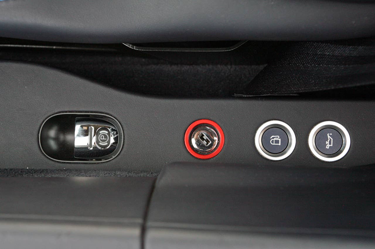 2011 Bugatti Veyron Super Sport center console