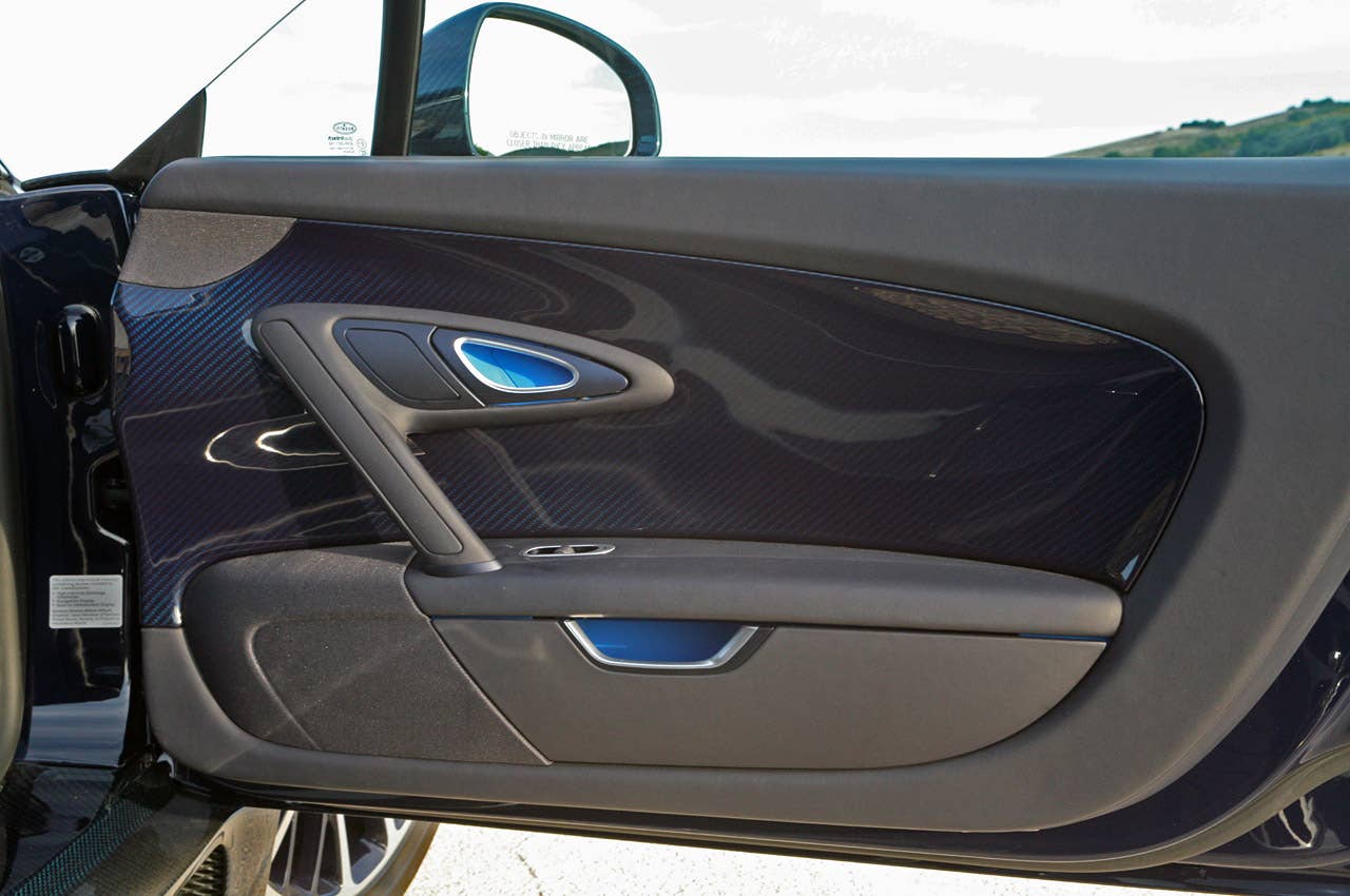 2011 Bugatti Veyron Super Sport door panel