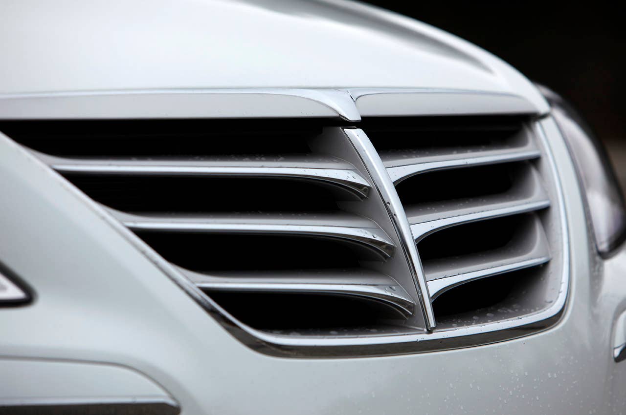 2011 Hyundai Genesis Sedan grille