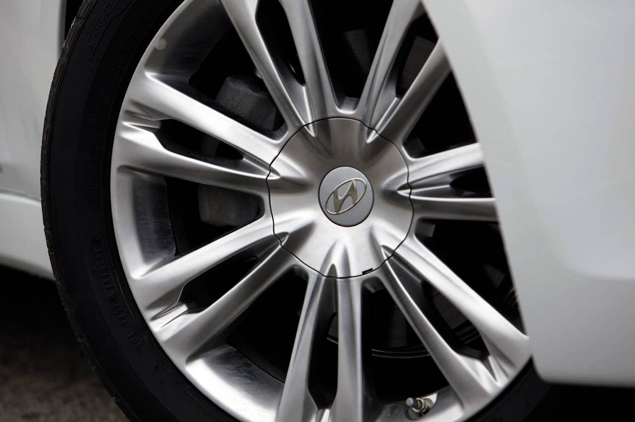 2011 Hyundai Genesis Sedan wheel