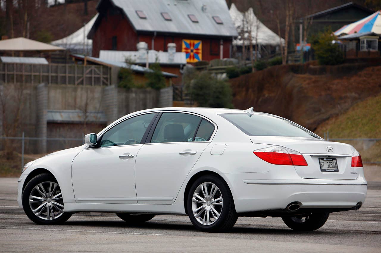 2011 Hyundai Genesis Sedan rear 3/4 view
