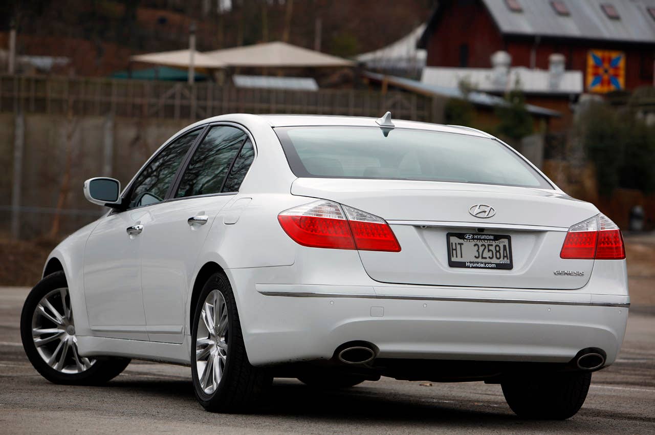2011 Hyundai Genesis Sedan rear 3/4 view