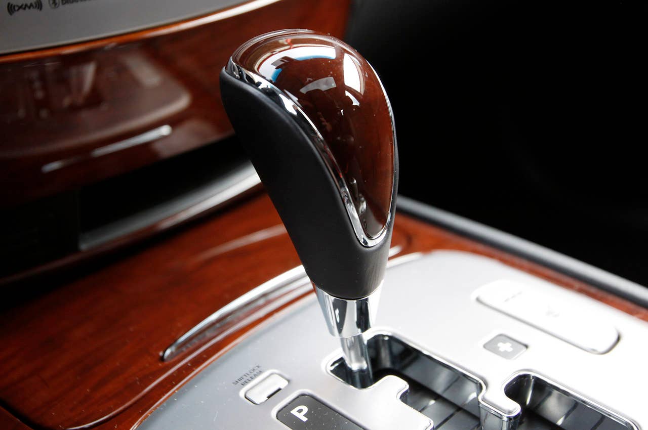 2011 Hyundai Genesis Sedan shifter